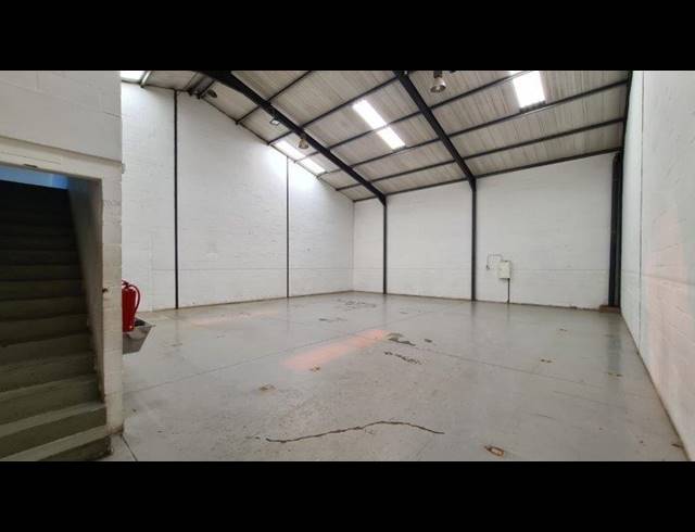 564M² WAREHOUSE TO LET IN KILLARNEY GARDENS
